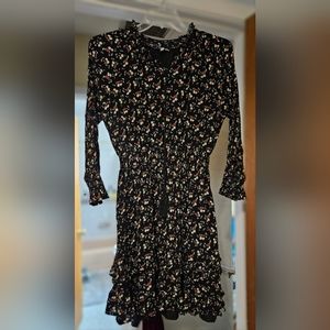 Black floral yakira Bella ditsy dress Medium